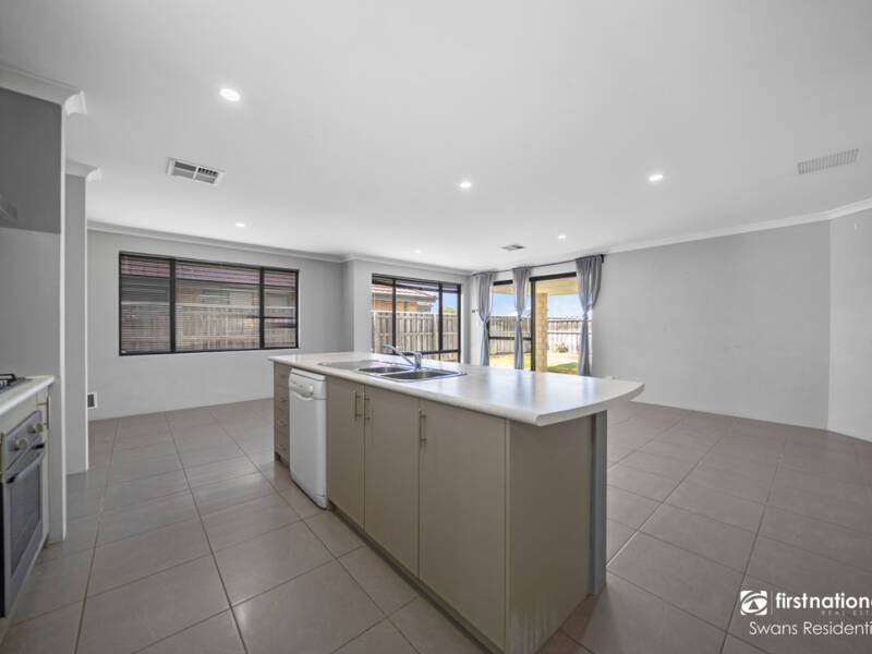 17 Solway Brace, ELLENBROOK, WA 6069 AUS