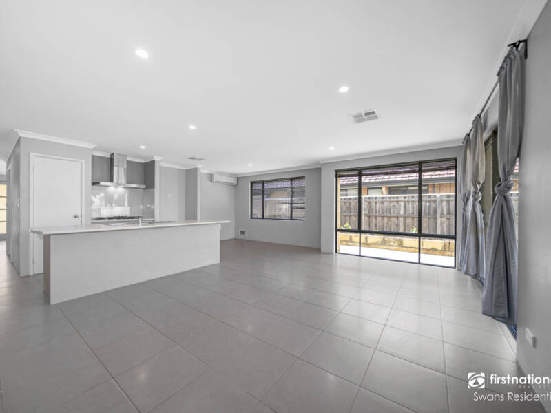 17 Solway Brace, ELLENBROOK, WA 6069 AUS