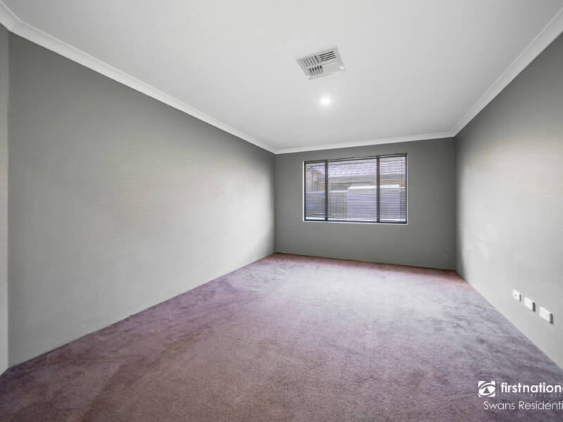 17 Solway Brace, ELLENBROOK, WA 6069 AUS