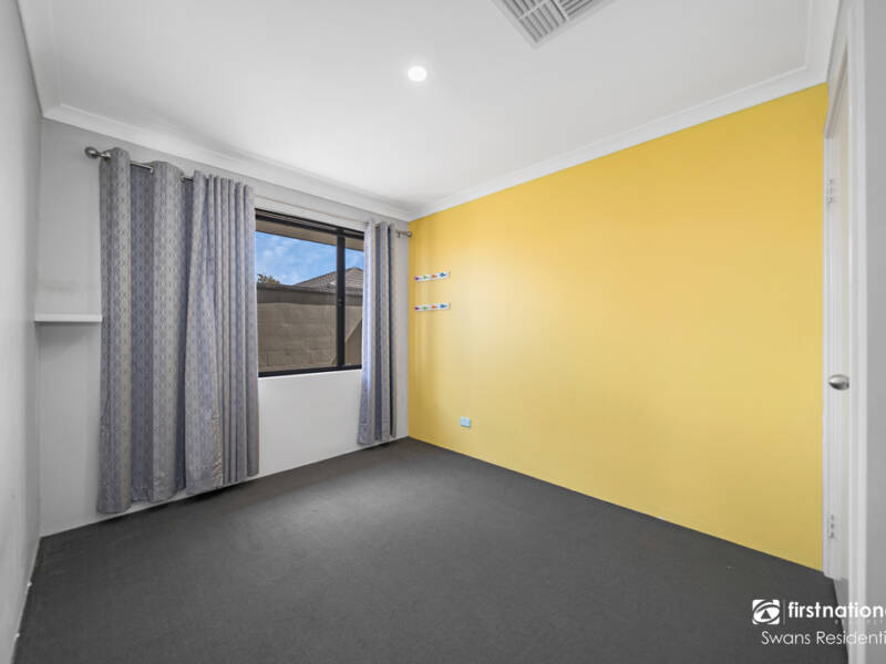 17 Solway Brace, ELLENBROOK, WA 6069 AUS