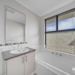 17 Solway Brace, ELLENBROOK, WA 6069 AUS