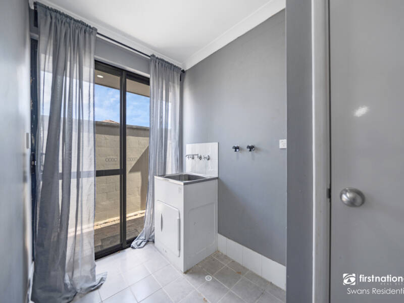 17 Solway Brace, ELLENBROOK, WA 6069 AUS