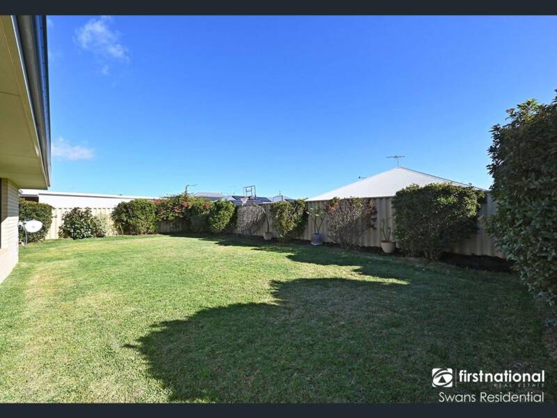 12 Featherstone Gardens, BUTLER, WA 6036 AUS