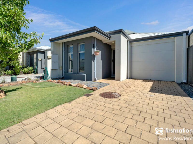 12 Sunnyside Way, AVELEY, WA 6069 AUS