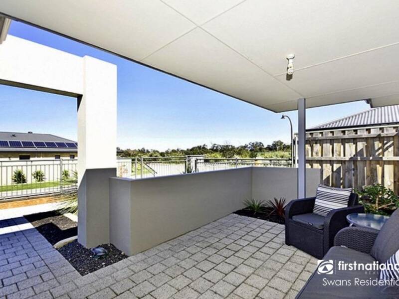 33 Interlaken Loop, ELLENBROOK, WA 6069 AUS