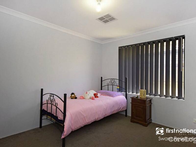 33 Interlaken Loop, ELLENBROOK, WA 6069 AUS