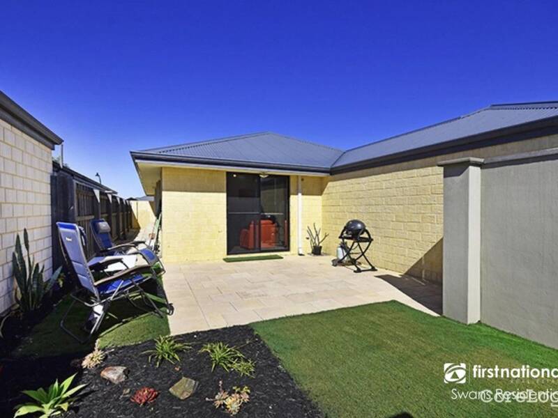 33 Interlaken Loop, ELLENBROOK, WA 6069 AUS