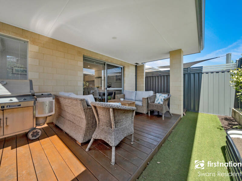 12 Sunnyside Way, AVELEY, WA 6069 AUS