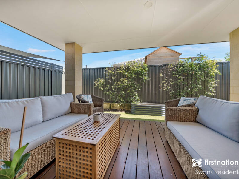 12 Sunnyside Way, AVELEY, WA 6069 AUS