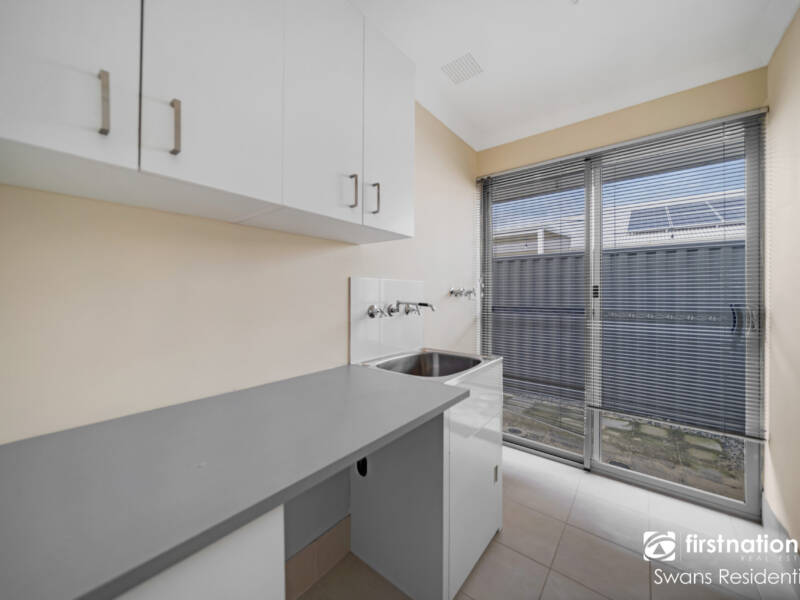 6 Mayroyd Drive, ELLENBROOK, WA 6069 AUS