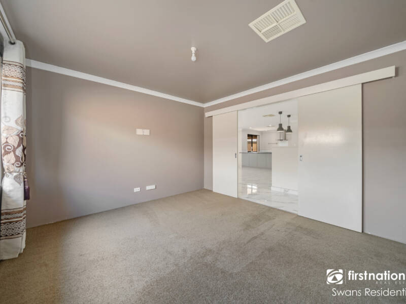 11 Blatina Way, CAVERSHAM, WA 6055 AUS