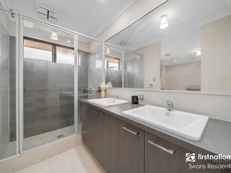 35 Aquinnah Way, WELLARD, WA 6170 AUS