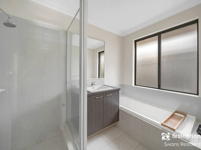 35 Aquinnah Way, WELLARD, WA 6170 AUS