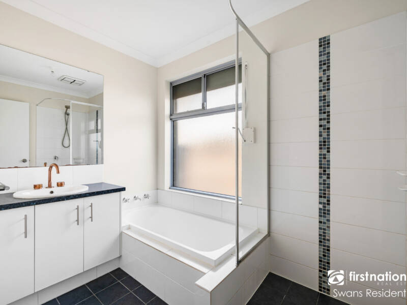 376 Banrock Drive, ELLENBROOK, WA 6069 AUS