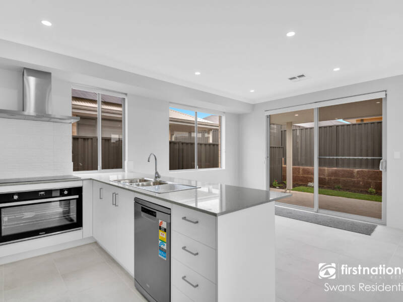 32 Karreen Way, SOUTH GUILDFORD, WA 6055 AUS