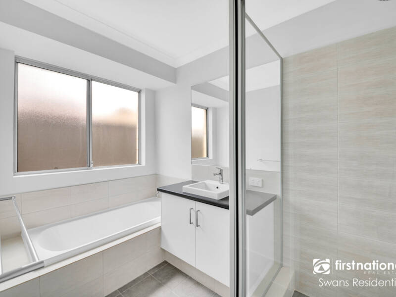 32 Karreen Way, SOUTH GUILDFORD, WA 6055 AUS