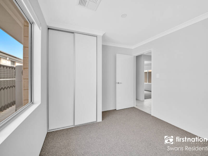 32 Karreen Way, SOUTH GUILDFORD, WA 6055 AUS