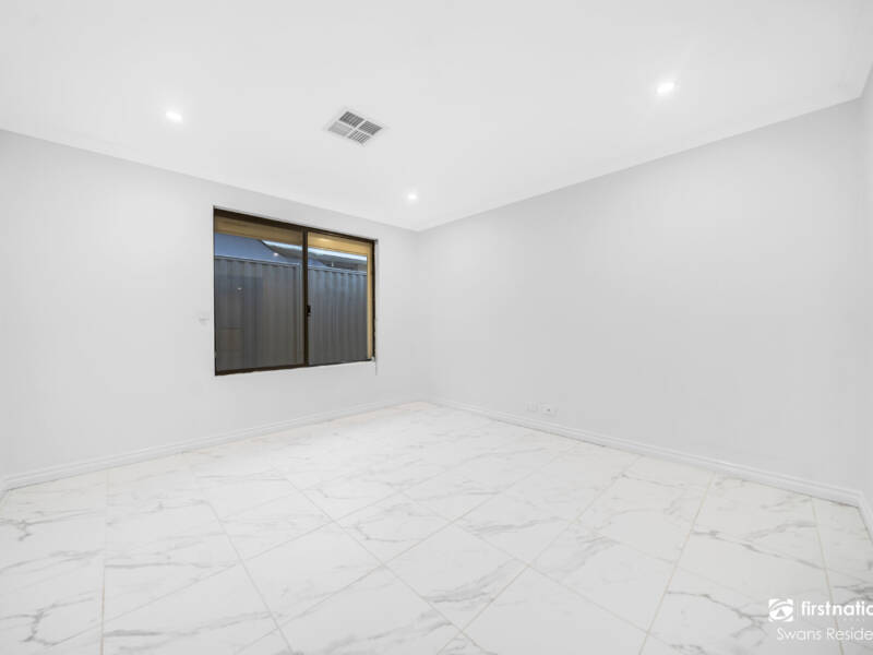 15 Pitsford Chase, AVELEY, WA 6069 AUS