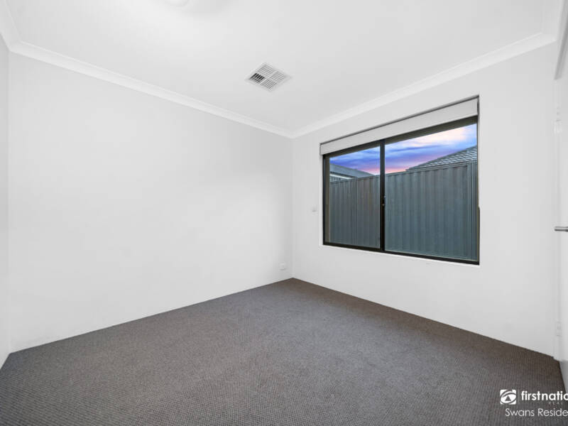 15 Pitsford Chase, AVELEY, WA 6069 AUS