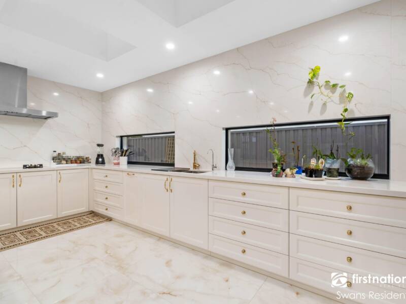 CAVERSHAM, WA 6055 AUS