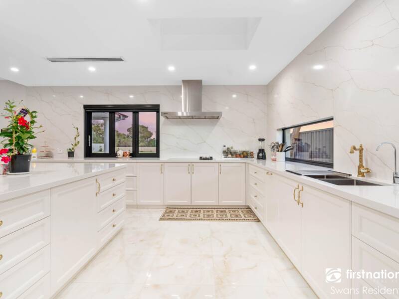CAVERSHAM, WA 6055 AUS