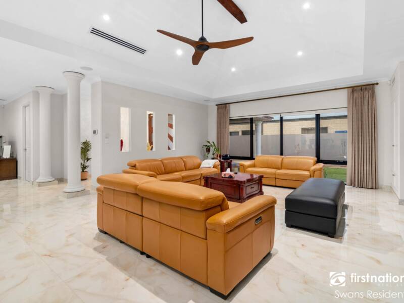 CAVERSHAM, WA 6055 AUS