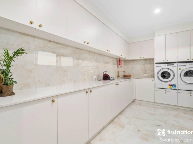 CAVERSHAM, WA 6055 AUS
