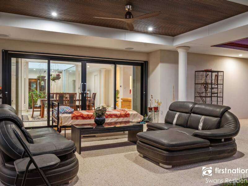 CAVERSHAM, WA 6055 AUS