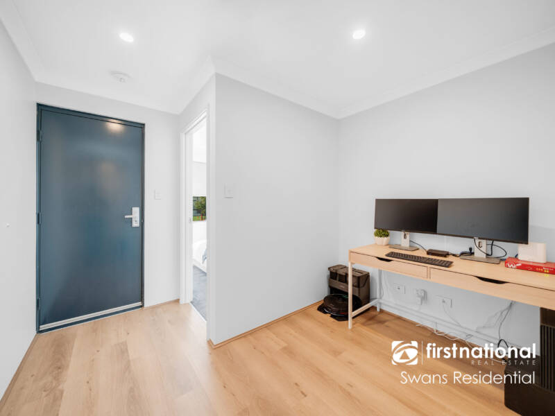 18 Hayeswater Street, AVELEY, WA 6069 AUS