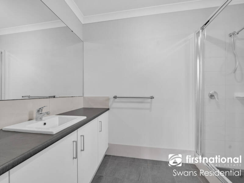 4 Sunnyside Way, AVELEY, WA 6069 AUS