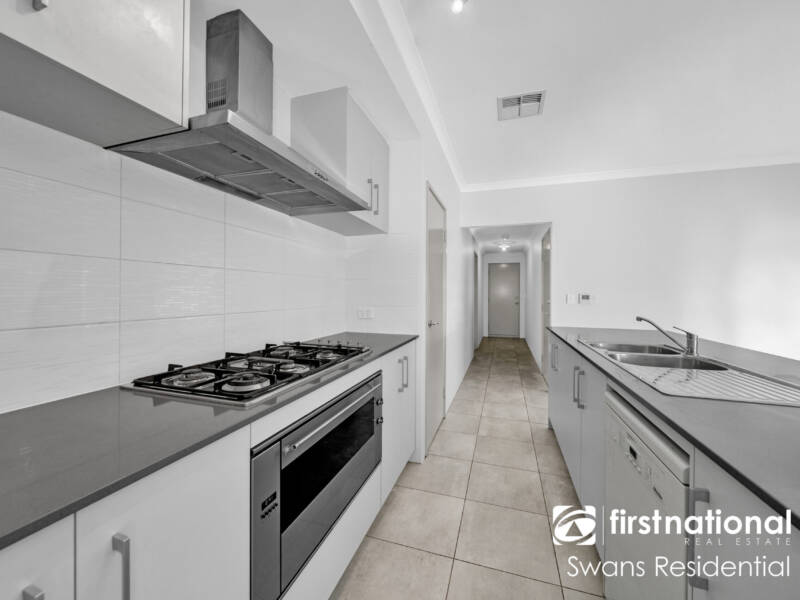 4 Sunnyside Way, AVELEY, WA 6069 AUS