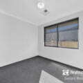 4 Sunnyside Way, AVELEY, WA 6069 AUS
