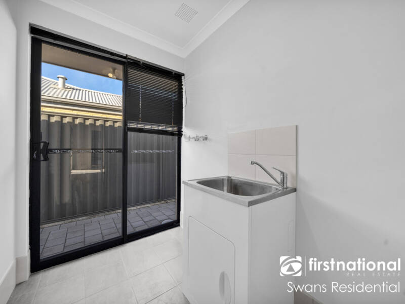 4 Sunnyside Way, AVELEY, WA 6069 AUS