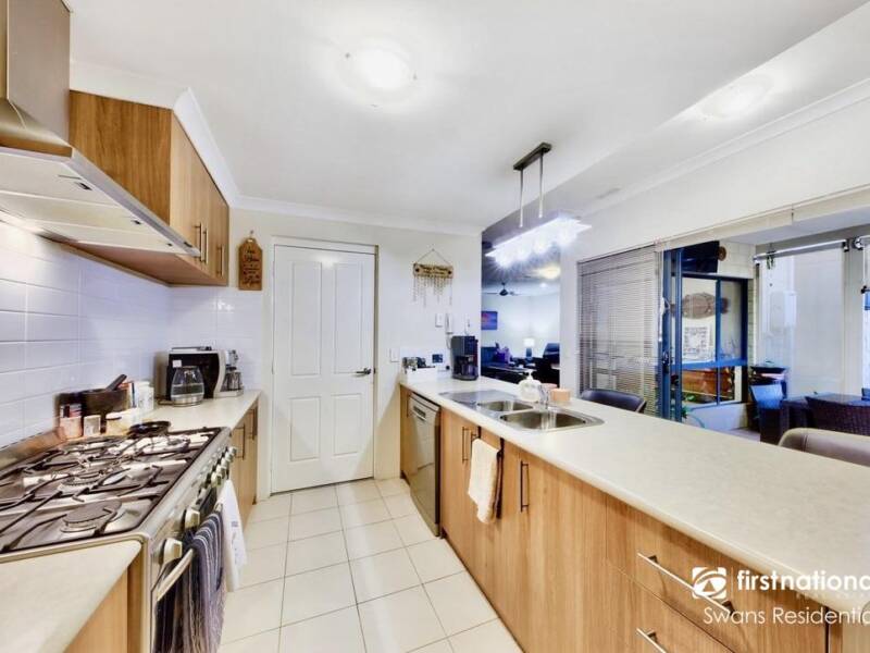 AVELEY, WA 6069 AUS