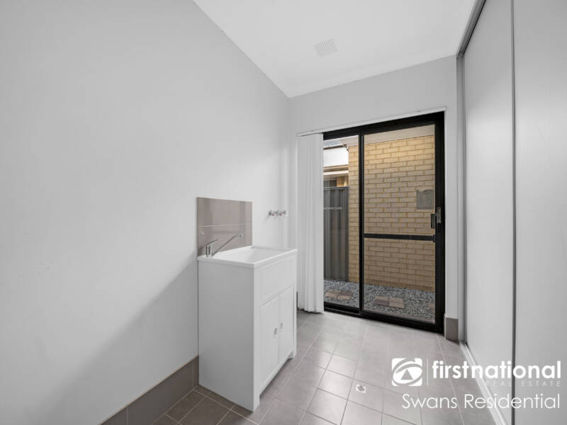 5 Malmaison Way, LANDSDALE, WA 6065 AUS