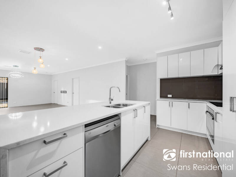 5 Malmaison Way, LANDSDALE, WA 6065 AUS