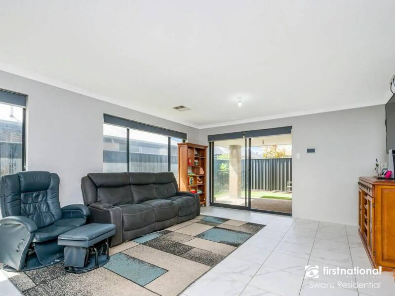 64 Burrows Loop, MIDVALE, WA 6056 AUS