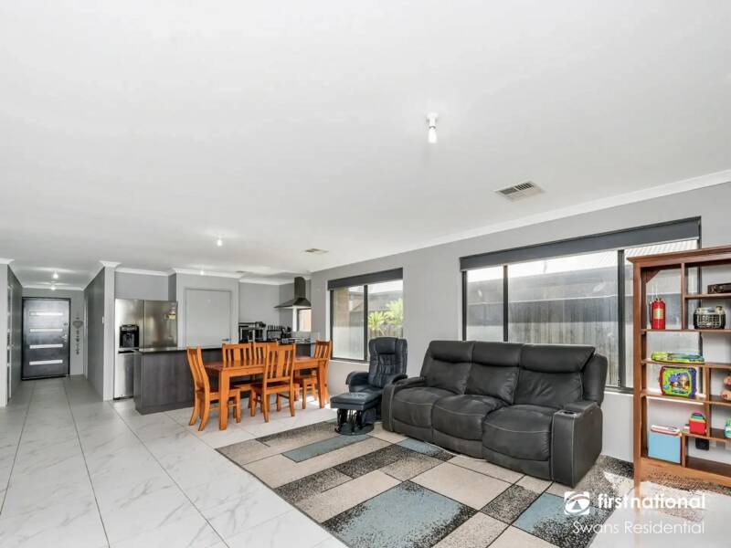 64 Burrows Loop, MIDVALE, WA 6056 AUS