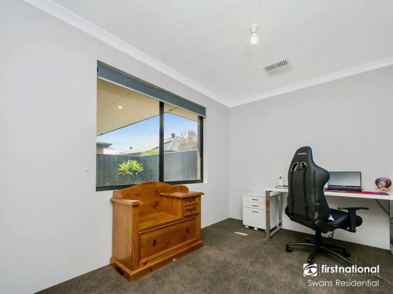 64 Burrows Loop, MIDVALE, WA 6056 AUS
