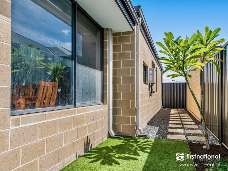 64 Burrows Loop, MIDVALE, WA 6056 AUS