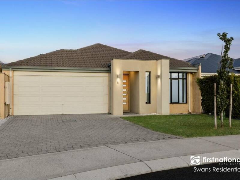 4 Cropsey Close, HILBERT, WA 6112 AUS