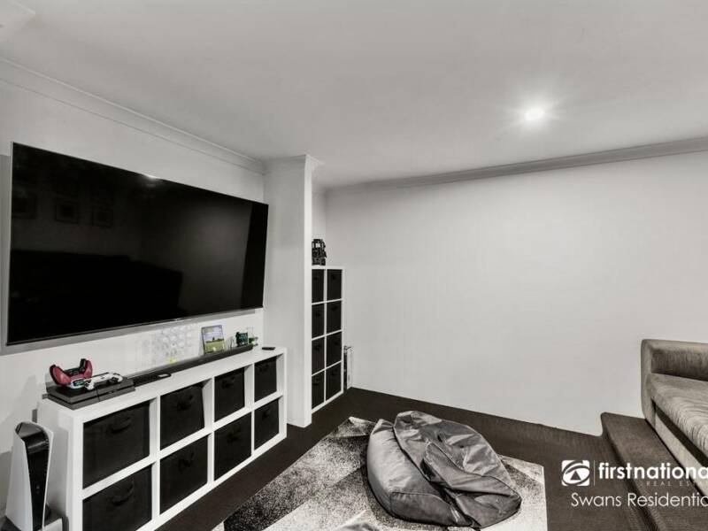 4 Cropsey Close, HILBERT, WA 6112 AUS