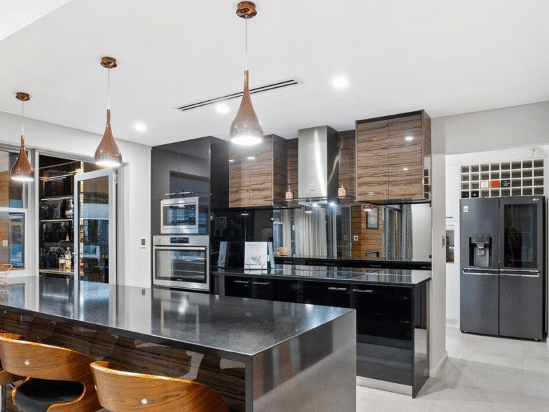 40 Avana Loop, CAVERSHAM, WA 6055 AUS