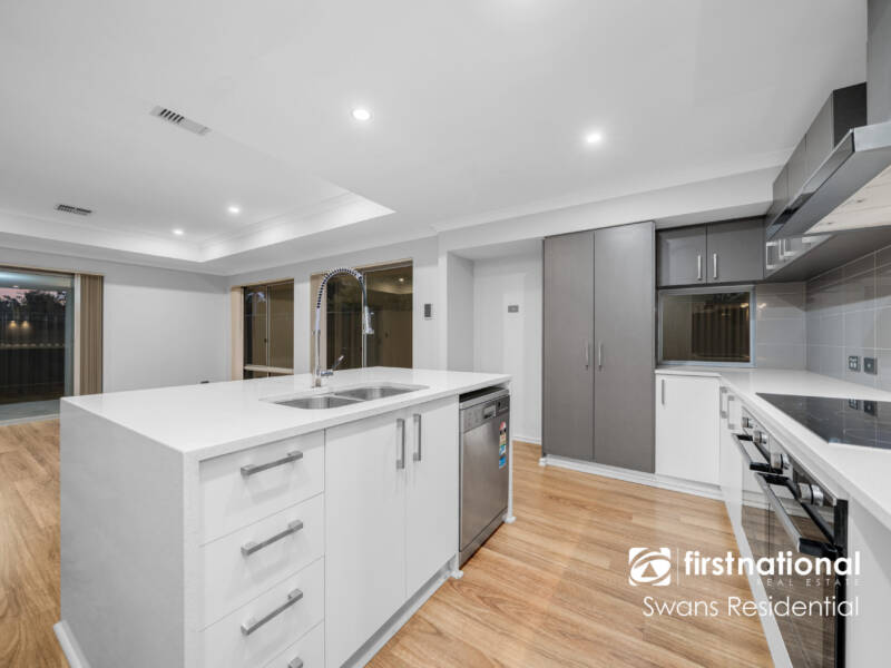 6 Dovestone Road, AVELEY, WA 6069 AUS