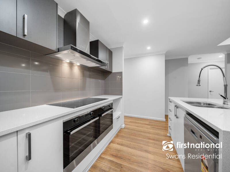 6 Dovestone Road, AVELEY, WA 6069 AUS