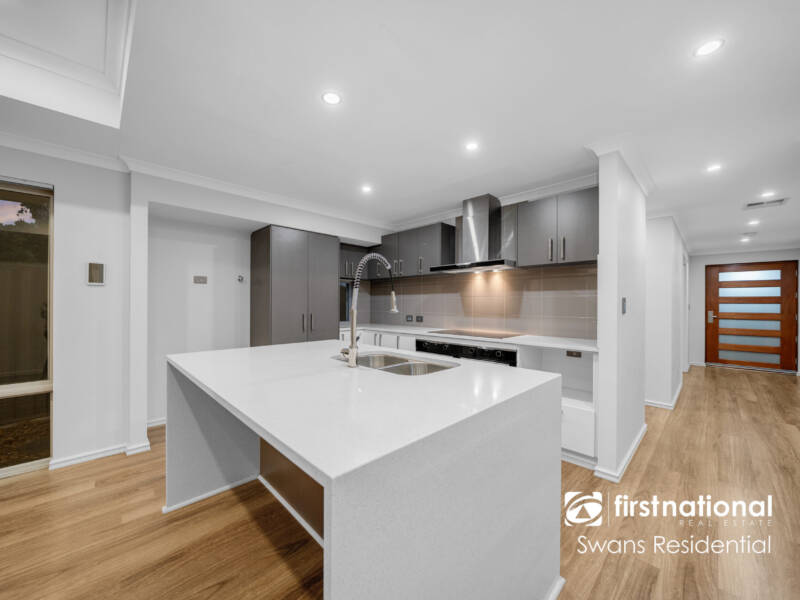 6 Dovestone Road, AVELEY, WA 6069 AUS