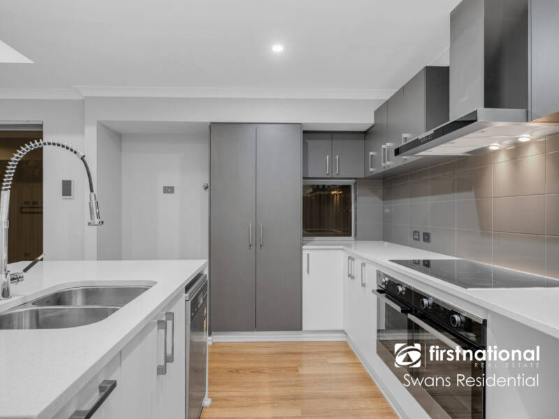 6 Dovestone Road, AVELEY, WA 6069 AUS