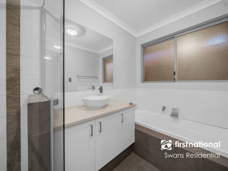 6 Dovestone Road, AVELEY, WA 6069 AUS