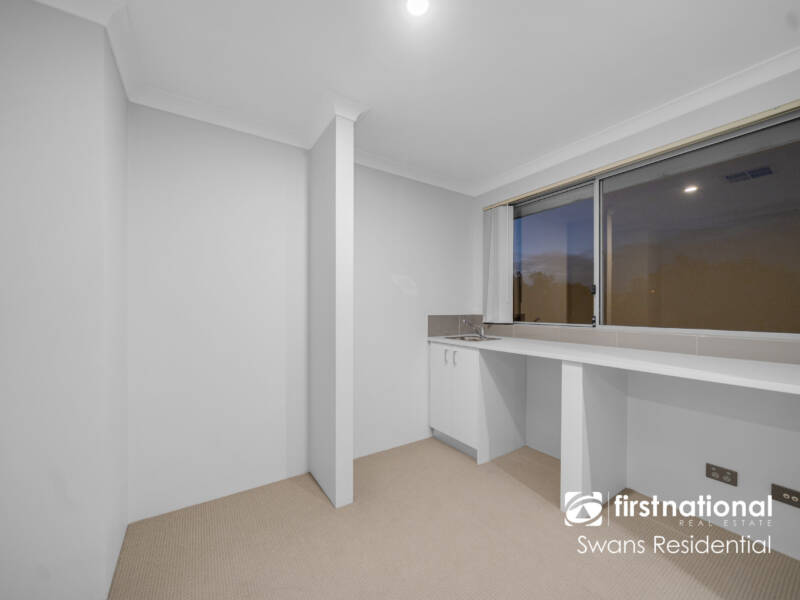 6 Dovestone Road, AVELEY, WA 6069 AUS