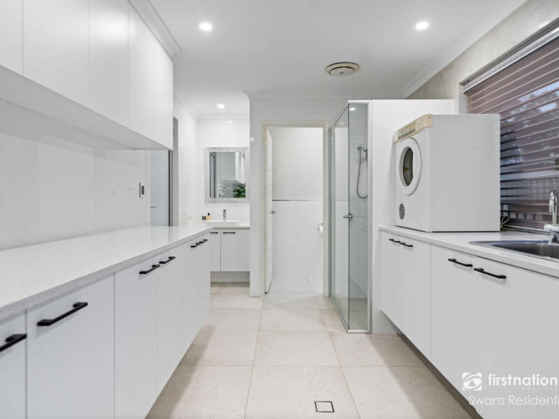 40 Avana Loop, CAVERSHAM, WA 6055 AUS